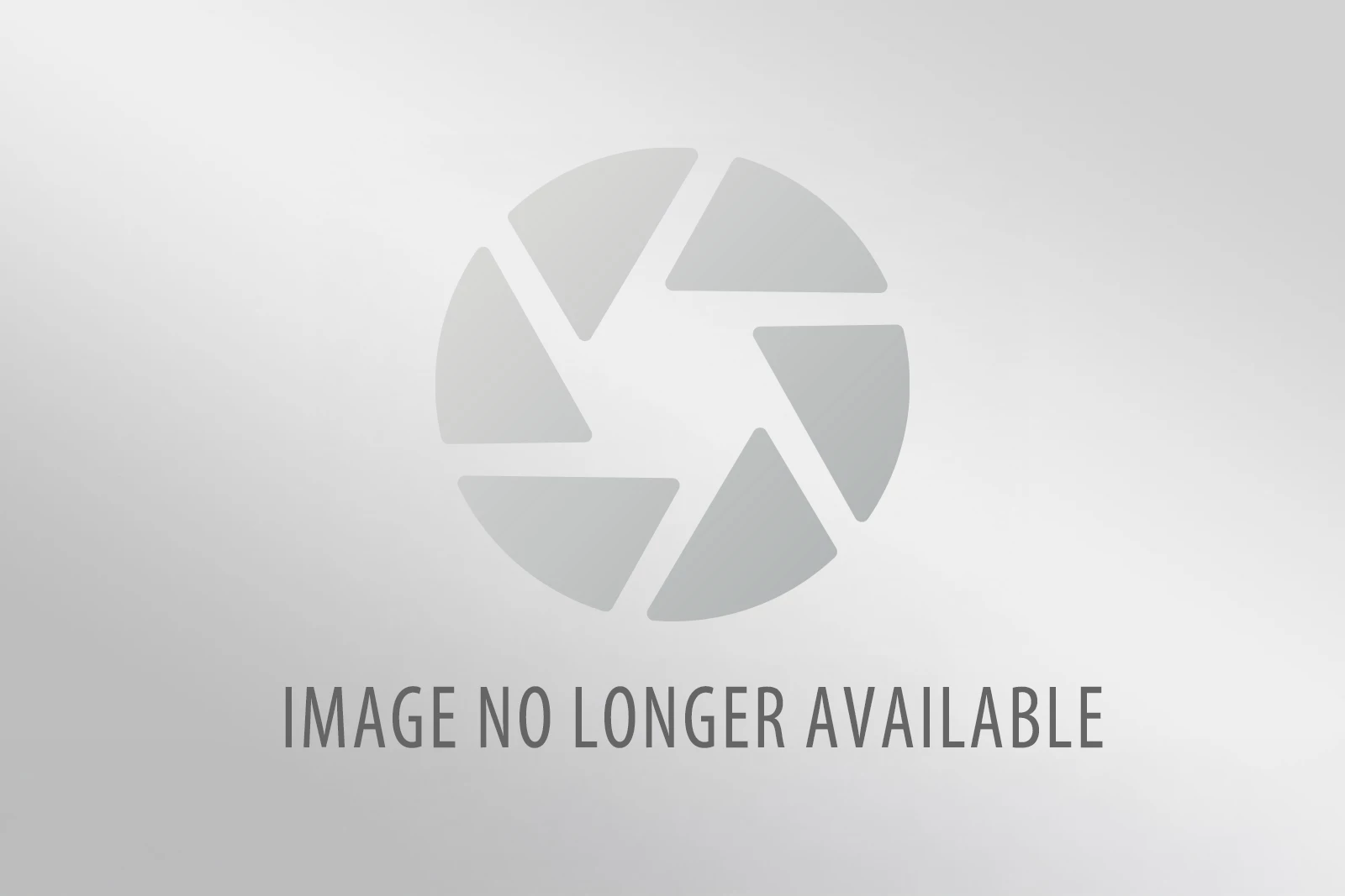 Hotly Anticipated iPhone 5 Goes In Sale In Stores Hotly Anticipated iPhone 5 Goes In Sale In Stores