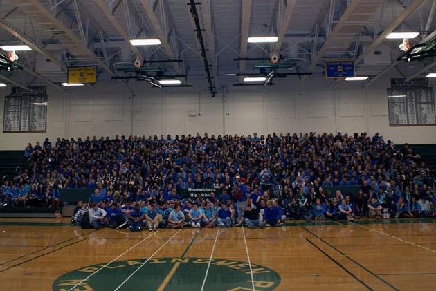 Shenendehowa Students Wear Blue To Honor Shaker High Victim Shenendehowa Students Wear Blue To Honor Shaker High Victim