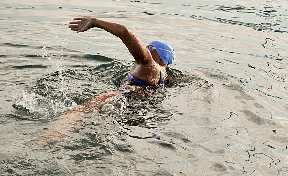 US swimmer Diana Nyad swims for 48 Hours