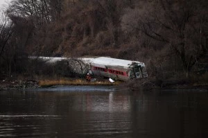 Metro-North Train Derails In Bronx, Multiple Injuries, Deaths Reported Metro-North Train Derails