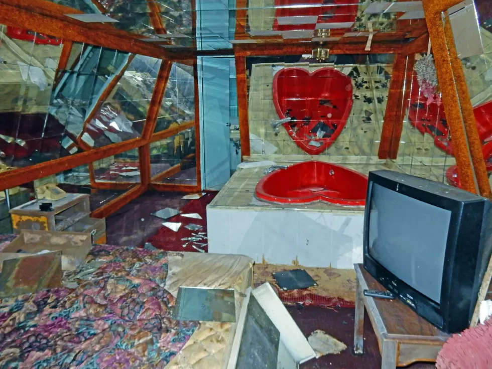 Inside a ‘Honeymoon Hotel’ in Albany that was Abandoned after 2010 Fire