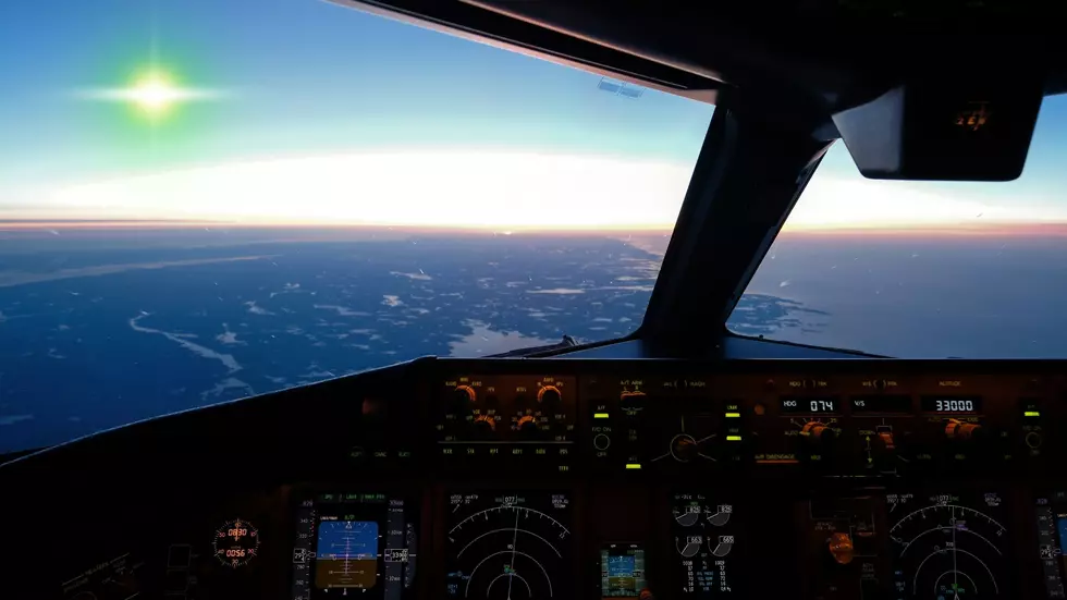 Pilot Reports Seeing ‘Otherworldly’ Craft in Upstate New York Sky