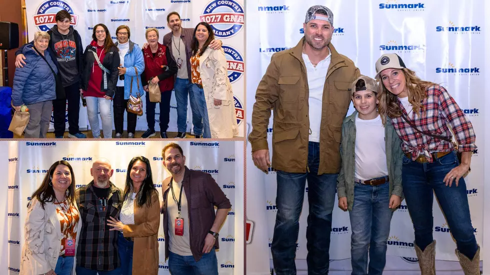 Sold-Out Secret Star Show Delivers—Check Out the GNA Hotshots Gallery