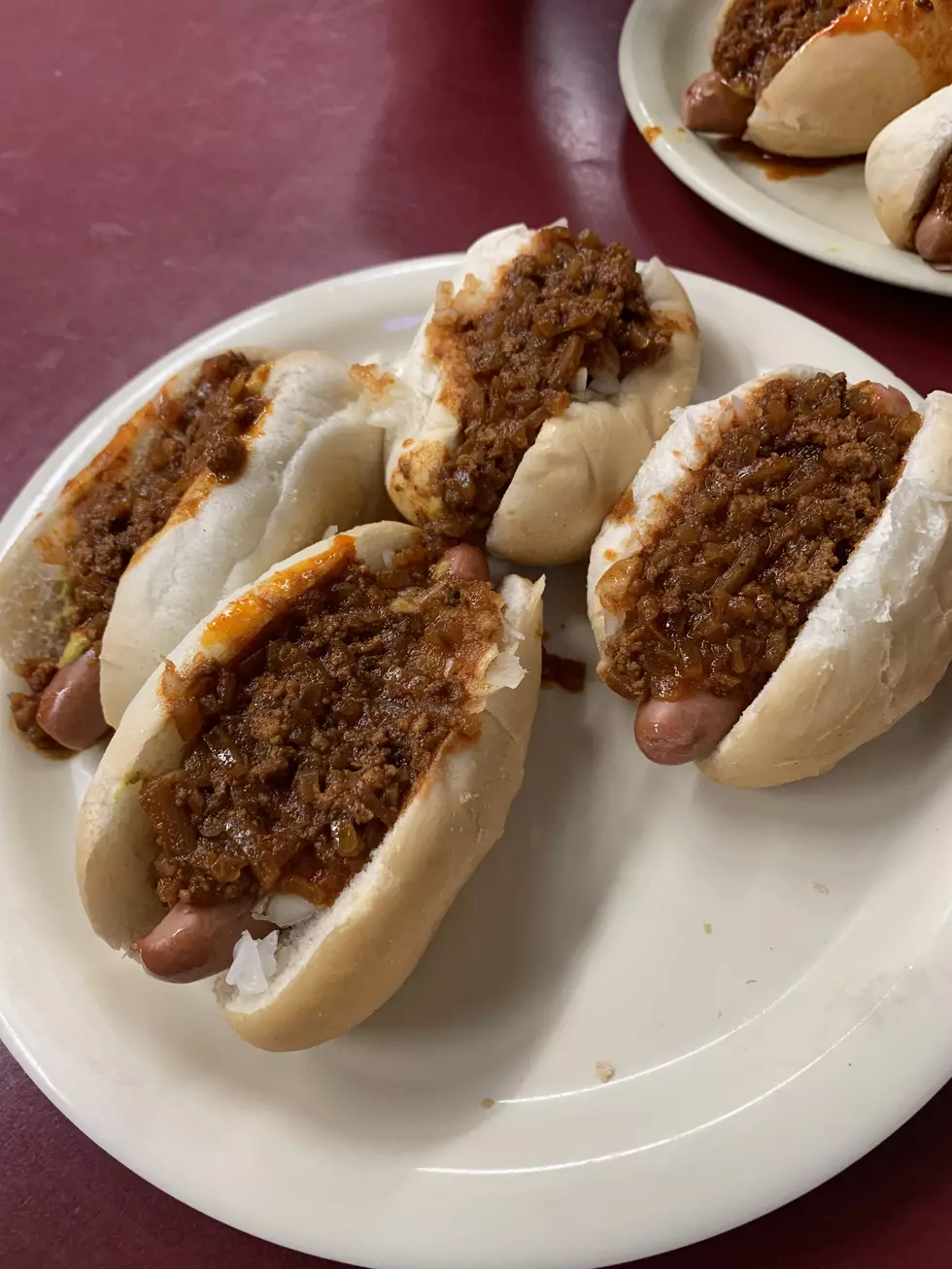 Gus’s or Famous Lunch? A Troy Newbie Decides